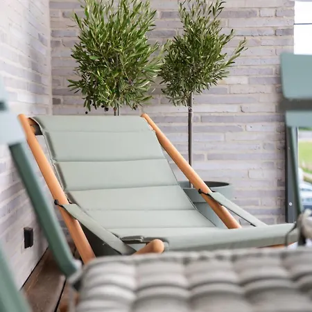 Superior Duplex With 2 Bedrooms Apartment *